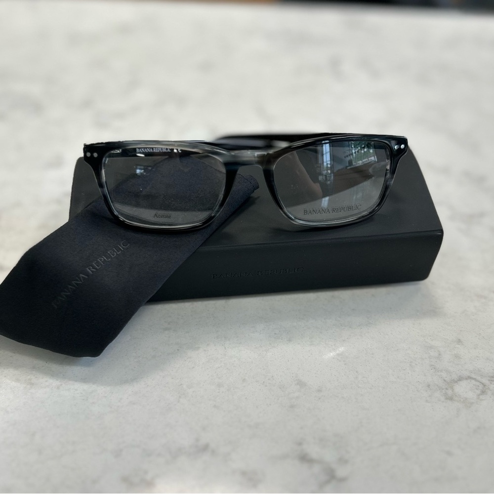 Never worn Banana Republic BR108 Black grey Horn Eyeglasses 51-18-145